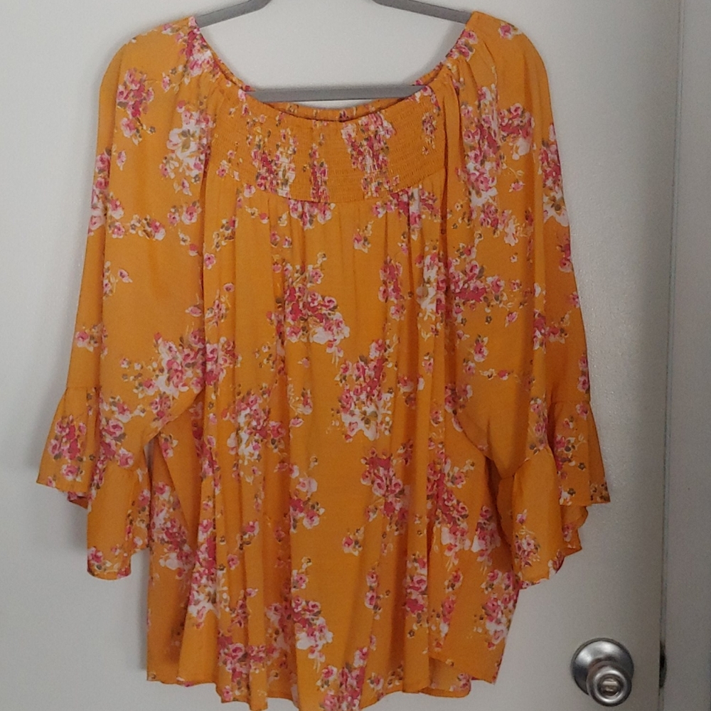 Women's 2X square neck shirt